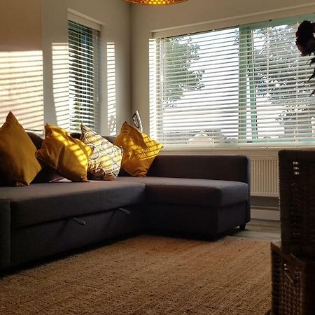Апартаменты New Contemporary Flat Minutes From Airport & Nec Marston Green Экстерьер фото