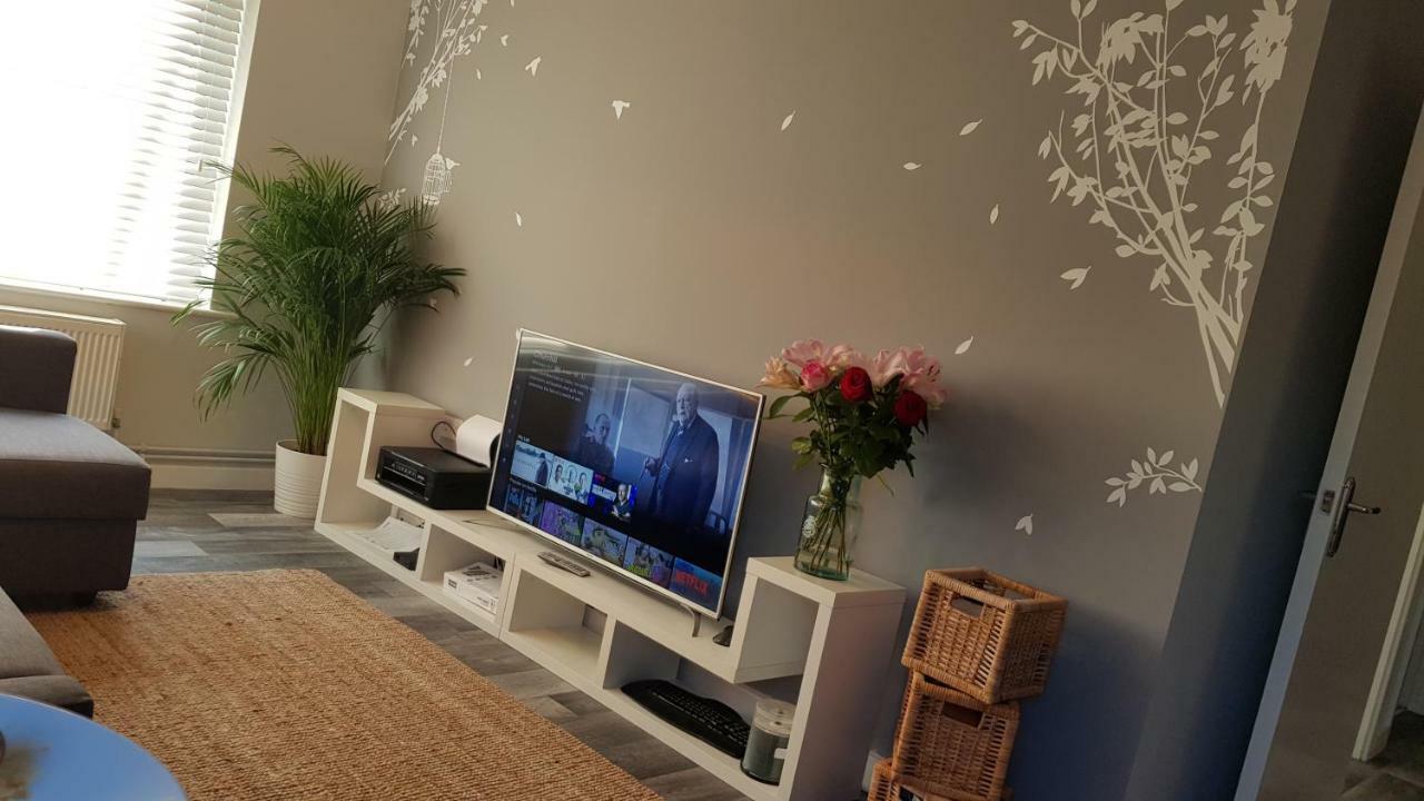 Апартаменты New Contemporary Flat Minutes From Airport & Nec Marston Green Экстерьер фото