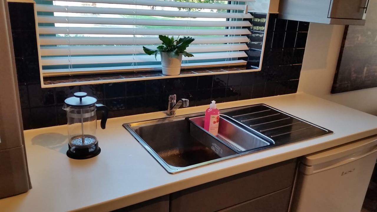Апартаменты New Contemporary Flat Minutes From Airport & Nec Marston Green Экстерьер фото
